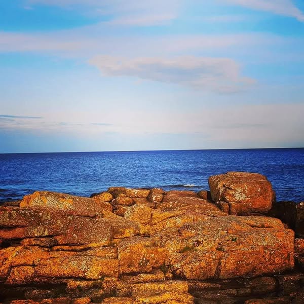 Maskulin styrke larmer ikke, den hviler som stenen, der står fast